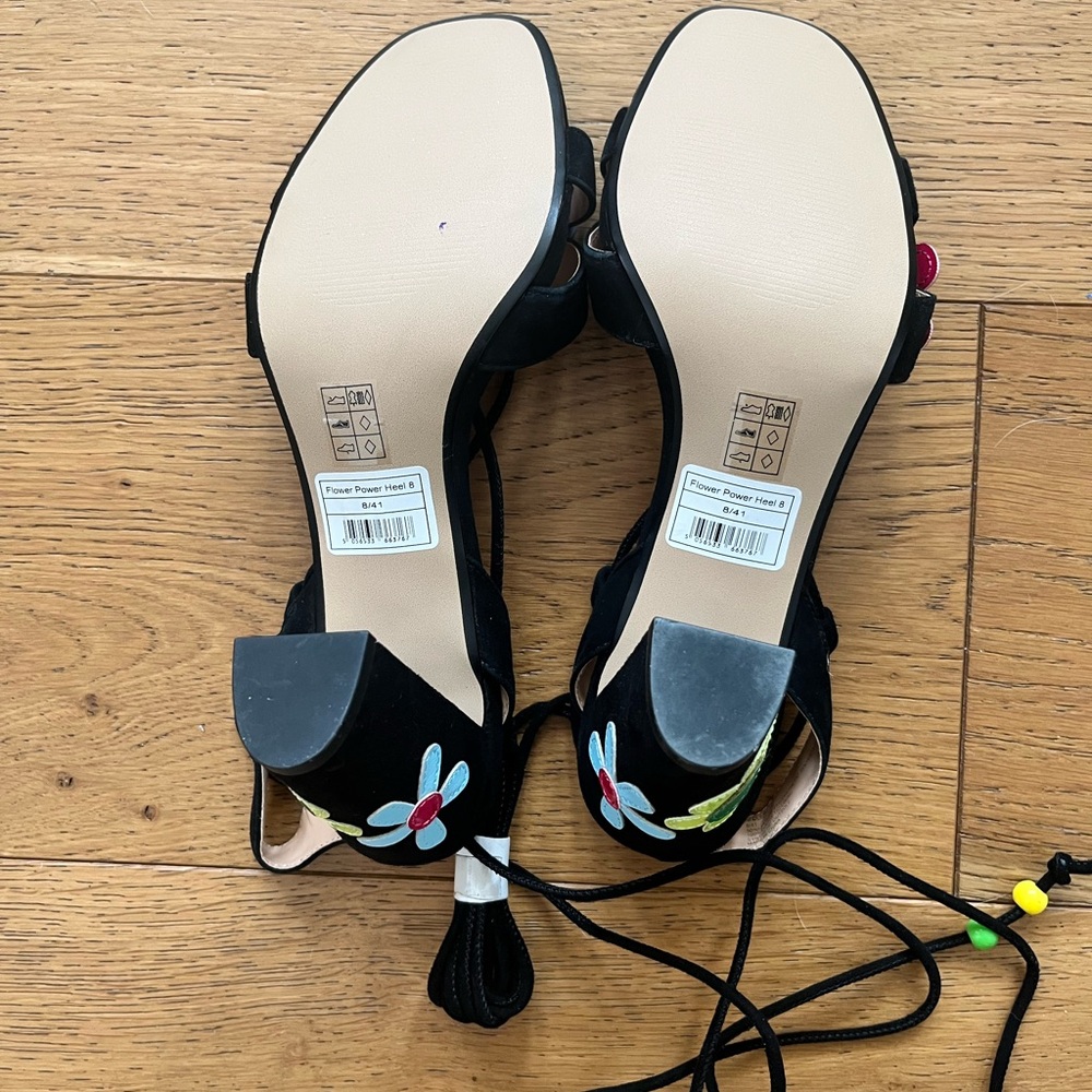 Never Fully Dressed Black Heels with Floral Accents - Picture 4 of 5